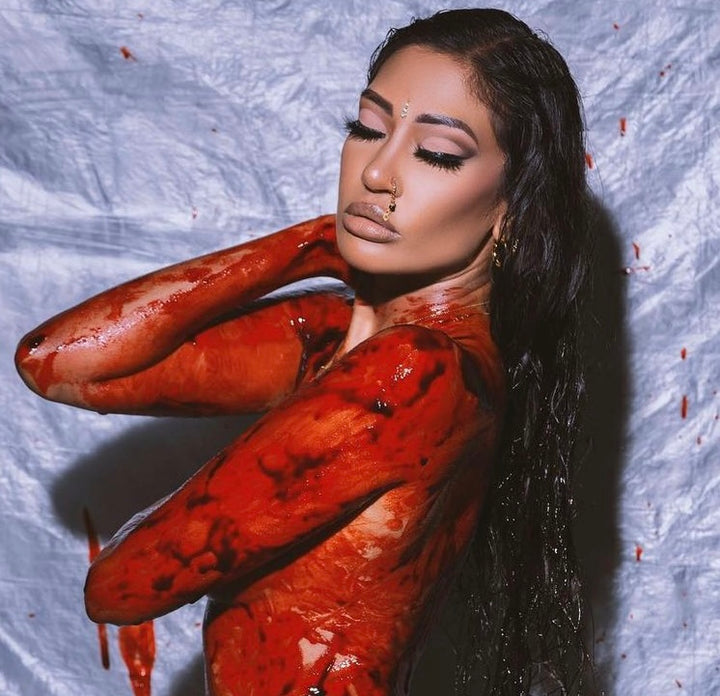 4 Diamond with Dangling Black Ball and Lozenge End Nose Ring